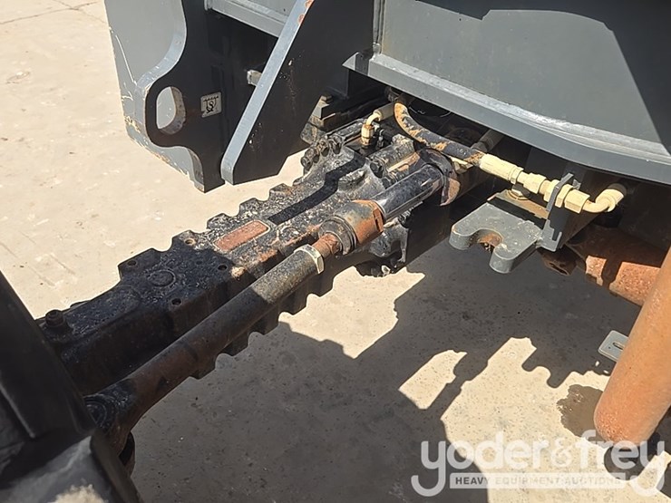 2012-jlg-g6-42a-image-28