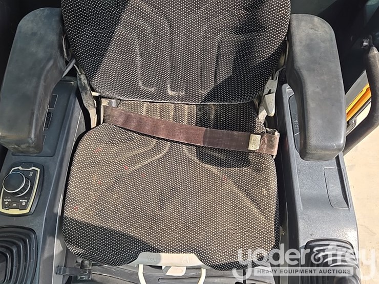 2018-hyundai-hx260l-image-66