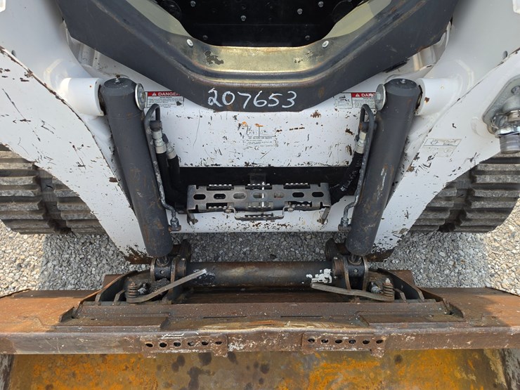 2021-bobcat-t740-image-5