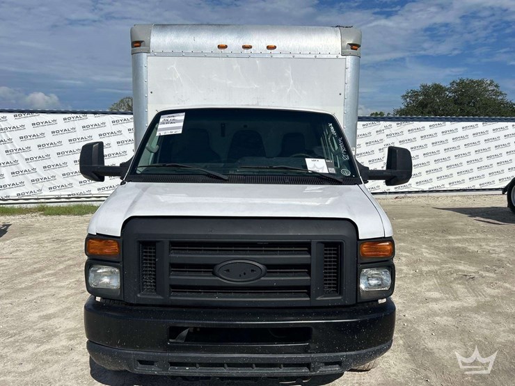 2017-ford-e350-image-31