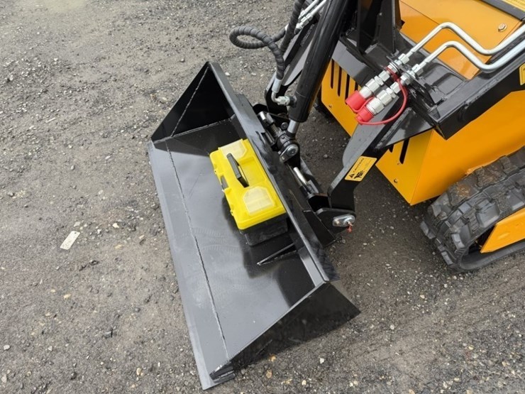 2026-future-ft360t-mini-compact-track-loader-image-9
