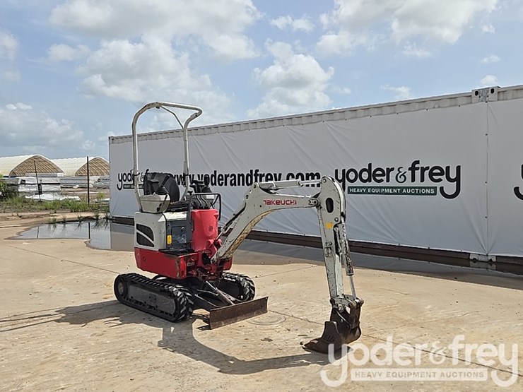 2017-takeuchi-tb210r-image-7