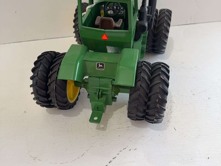 ertl-john-deere-8650-toy-tractor,-die-cast-metal,-1/16-scale-image-4