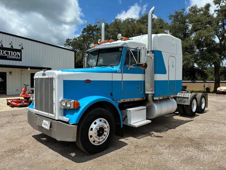 2000-peterbilt-378-image-2
