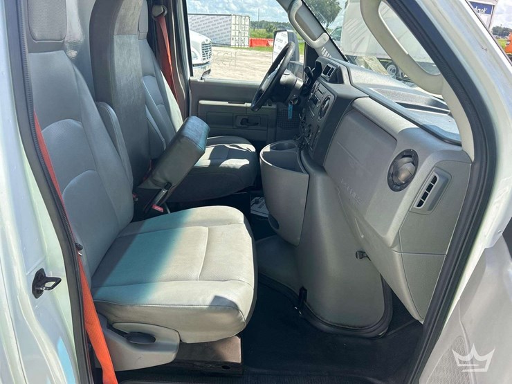 2017-ford-e350-image-20