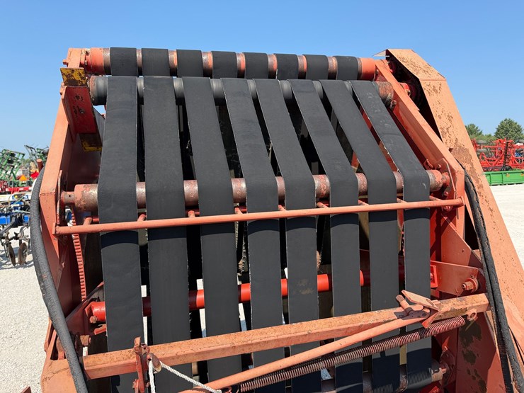 massey-ferguson-450-image-4