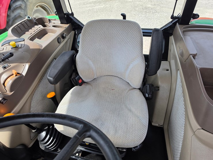 2016-john-deere-5100e-image-14