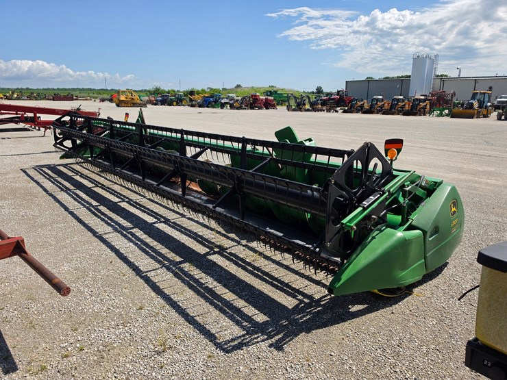 2005-john-deere-630f-image-1