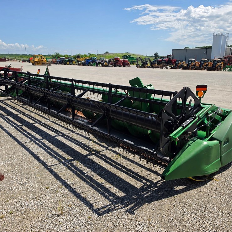 2005 JOHN DEERE 630F