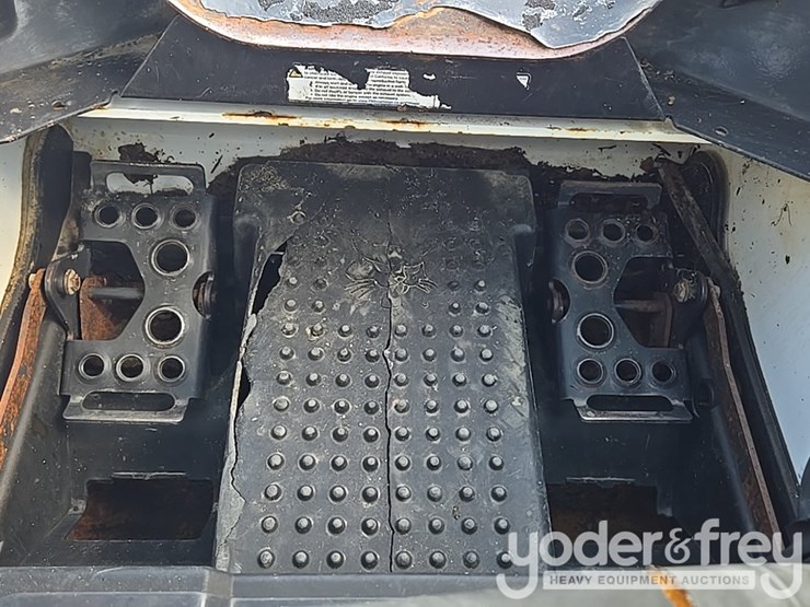 2019-bobcat-s450-image-37