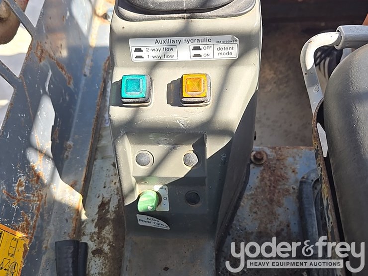 2019-takeuchi-tl8-image-43