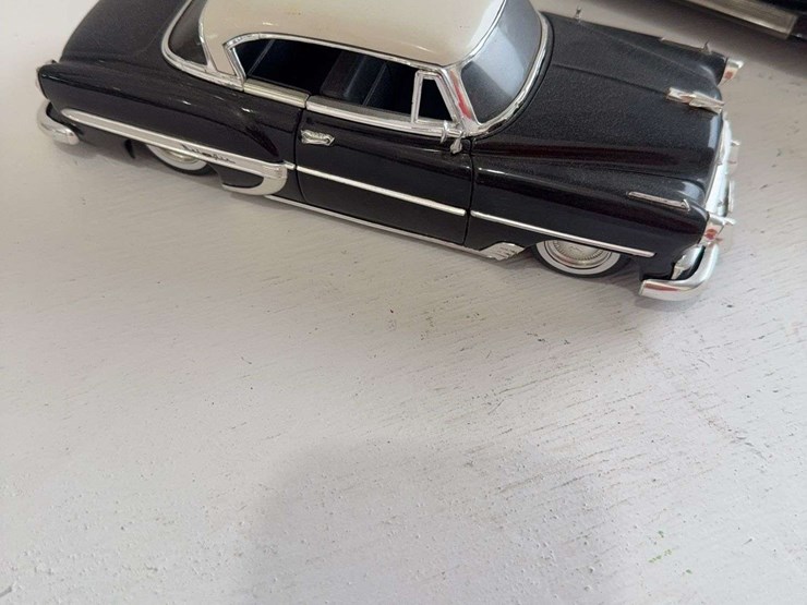 2-radio-model-cars,-2-classic-model-cars-image-3