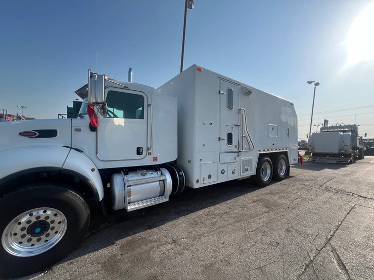 2018-peterbilt-348-image-4