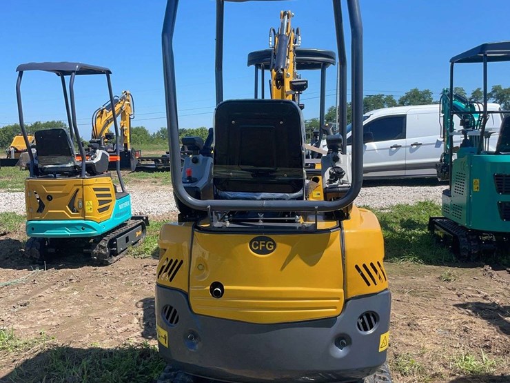 qk20r-mini-excavator-image-9