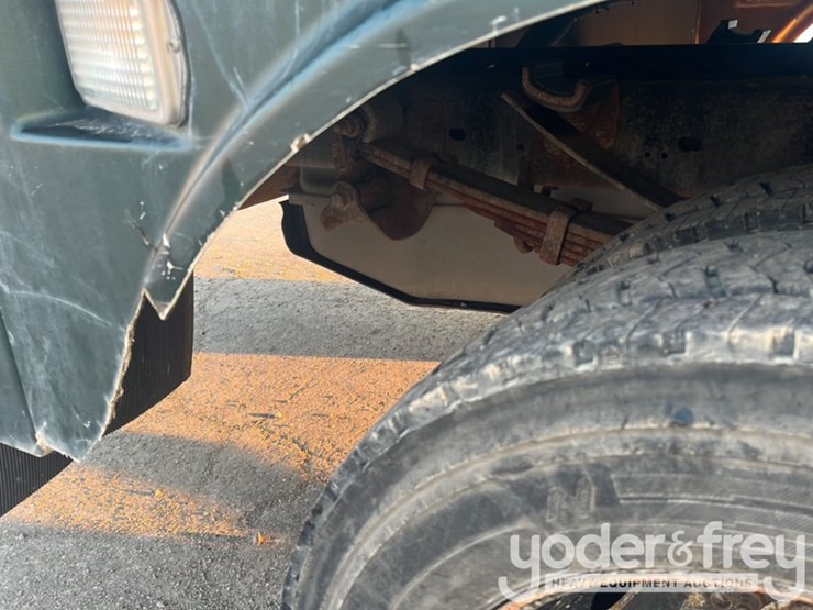 2011-ford-f550-image-37