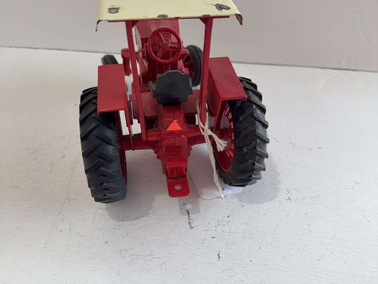 international-1066-march-1991-toy-tractor,-missing-muffler,-die-cast-metal,-1/16-scale-image-3