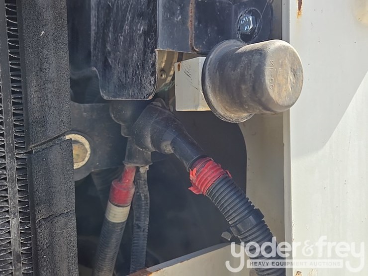 2019-takeuchi-tl8-image-39