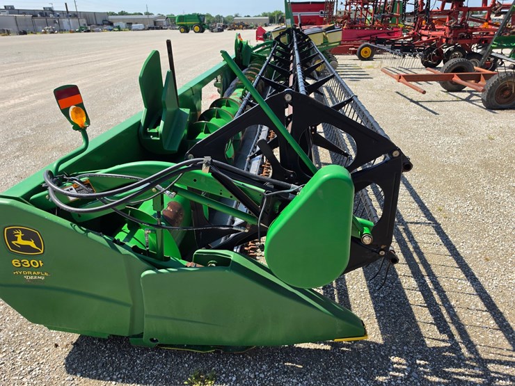 2005-john-deere-630f-image-13