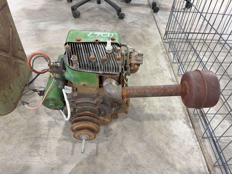 solid-state-ignition-gas-motor-and-metal-jerry-can-image-6