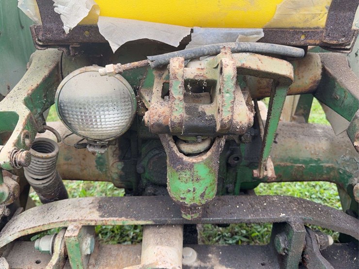 john-deere-320-image-26