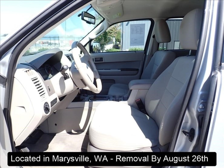 2010-ford-escape-image-4