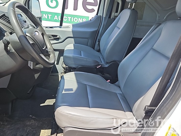 2015-ford-transit-image-31
