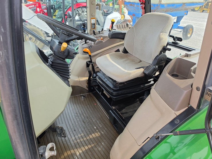 2016-john-deere-5085m-image-6