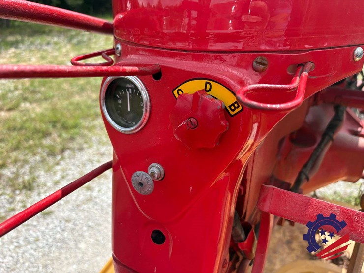 mccormick-farmall-cub-farm-tractor-image-36