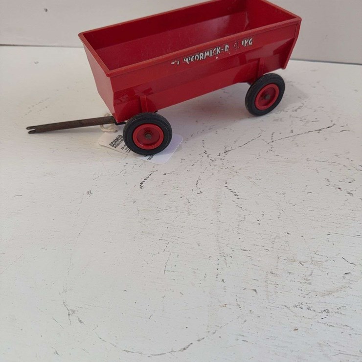 Plastic McCormick Deering barge wagon, 1/16 scale