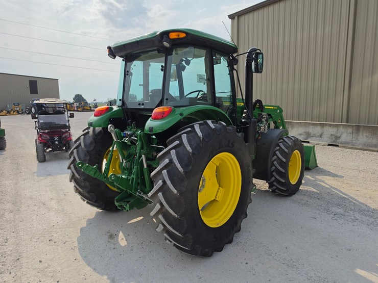 2023-john-deere-6120e-image-21