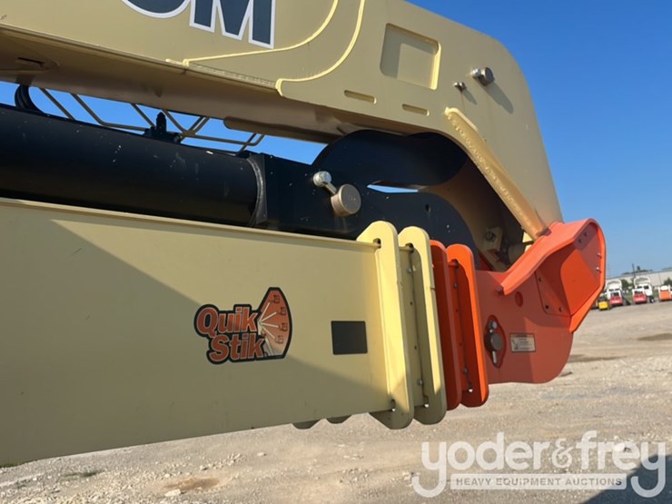 2013-jlg-1250ajp-image-39