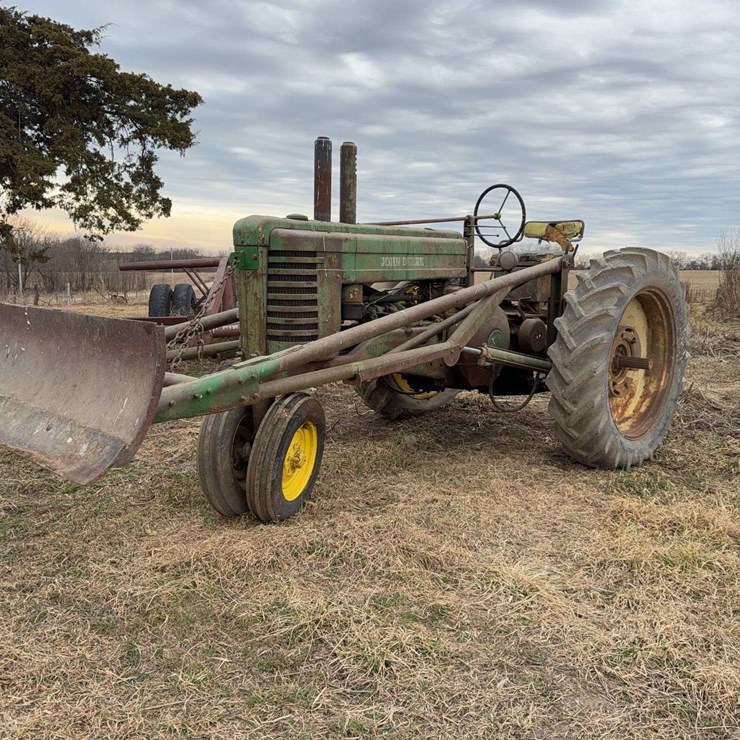 JOHN DEERE A