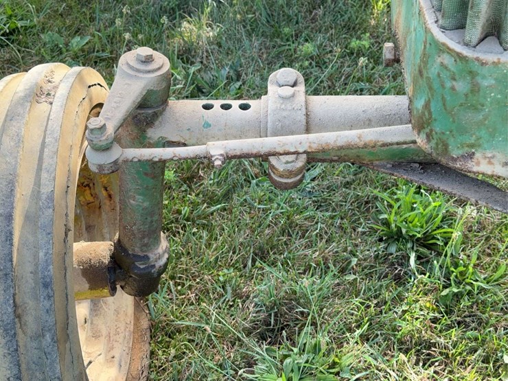 john-deere-330-image-16