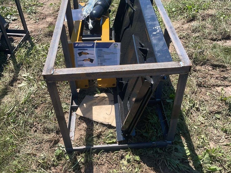 agt-skid-steer-hydraulic-hammer-image-2