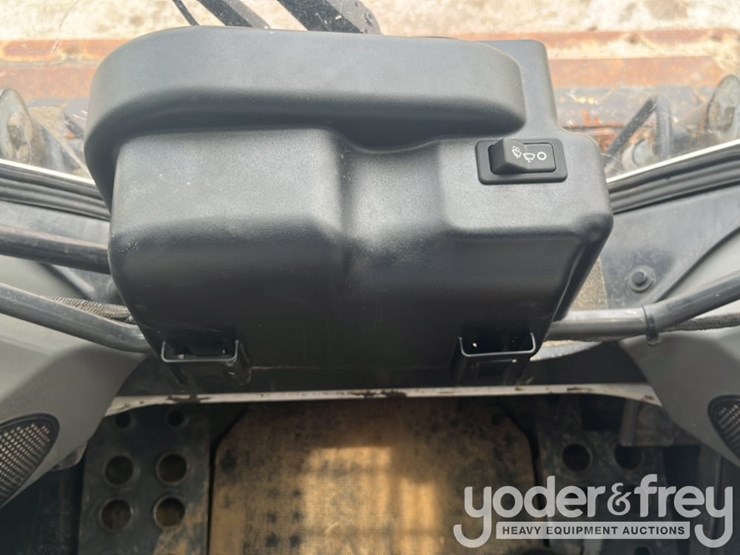 2016-bobcat-t870-image-16