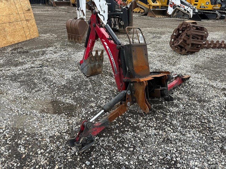 massey-ferguson-gc1710-image-3