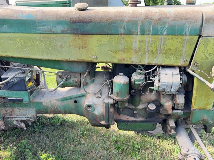 john-deere-330-image-19