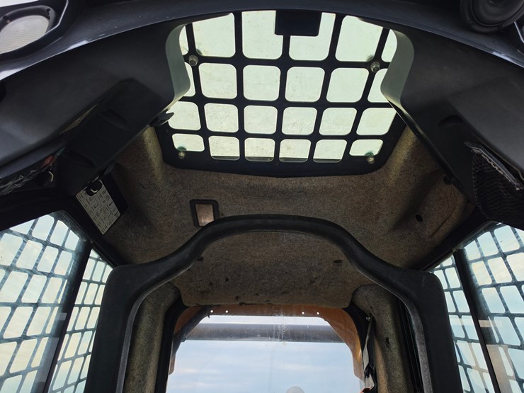 2019-deere-331g-image-8