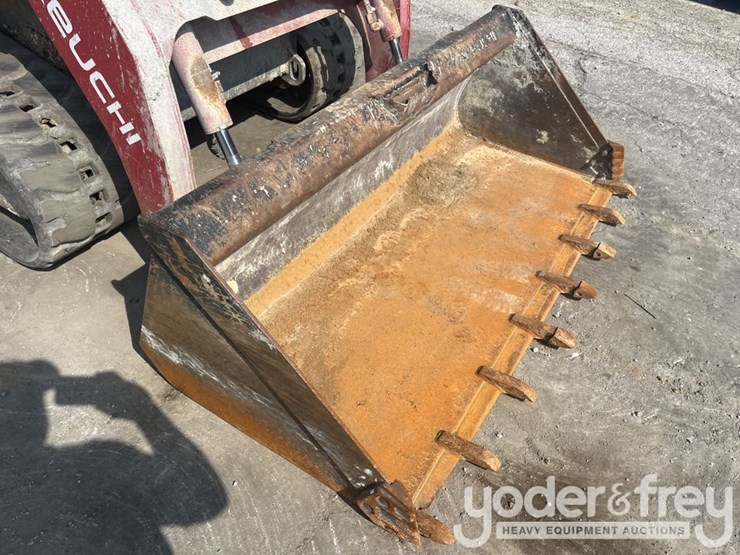 2022-takeuchi-tl10v2-image-14