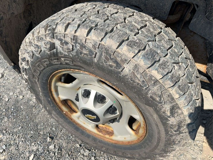 2013-chevrolet-silverado-2500hd-image-9