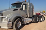 2022 KENWORTH T880