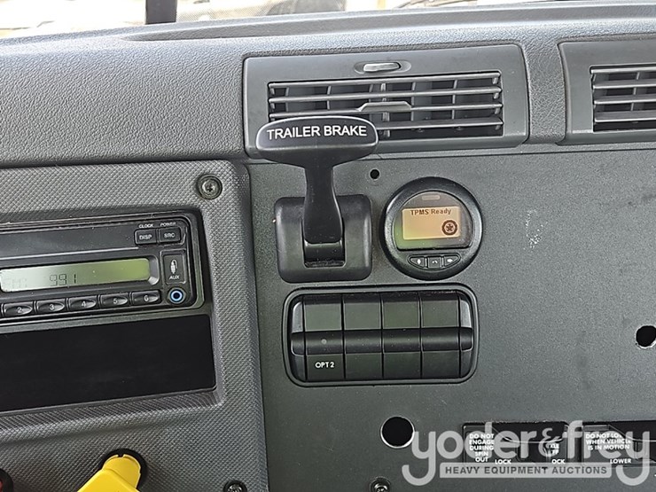 2017-freightliner-cascadia-113-image-35