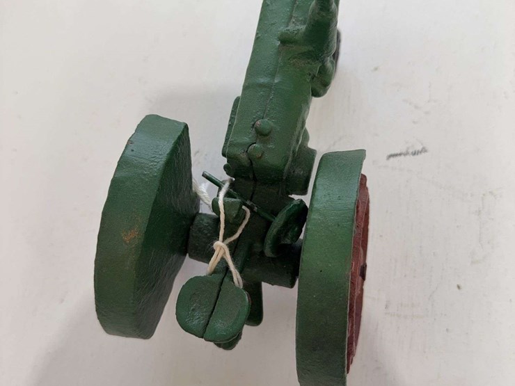 cast-iron-toy-tractor-1/16-scale-image-3