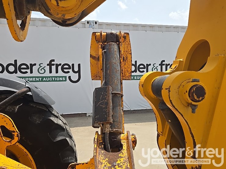 2017-jcb-510-56-image-22