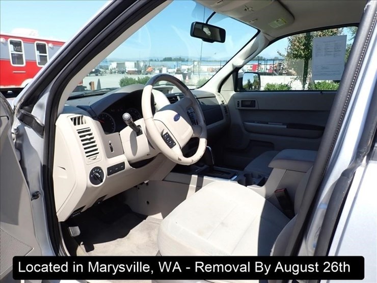 2010-ford-escape-image-5