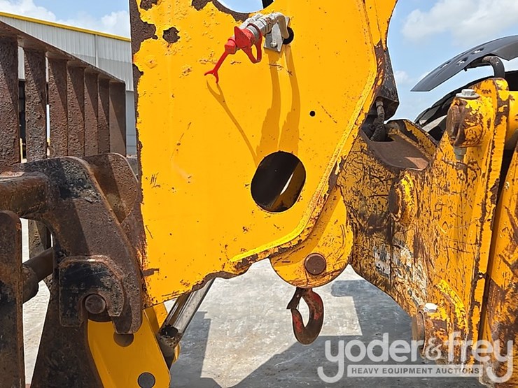2017-jcb-510-56-image-24