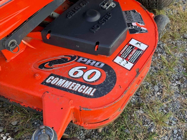 kubota-zd323-image-12