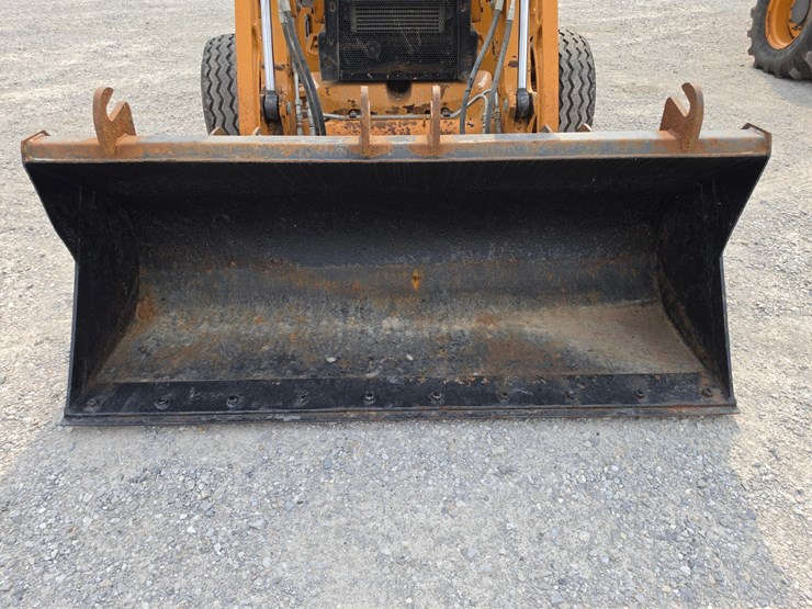2012-case-580sn-image-3