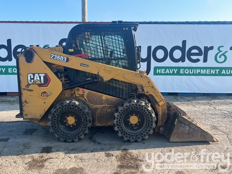 2021-caterpillar-236d3-image-7