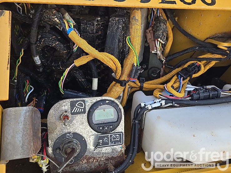 2018-caterpillar-d6n-lgp-image-30